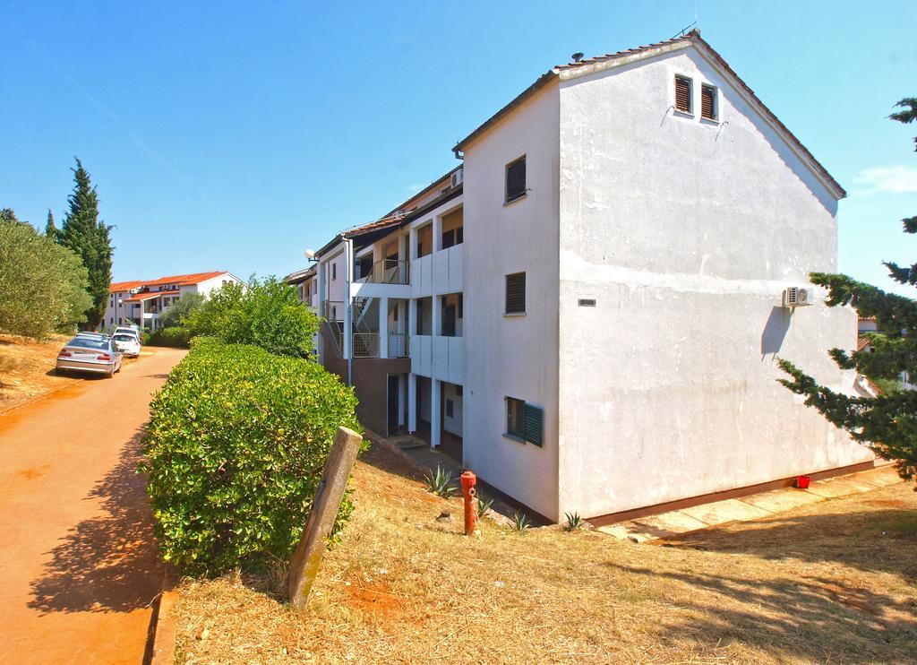 Apartment Stipe 1444 Marčana Exterior foto